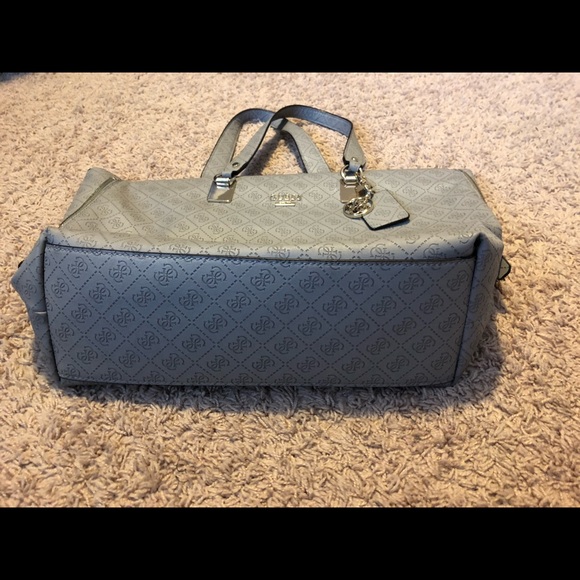 Guess Purse - Picture 2 of 4